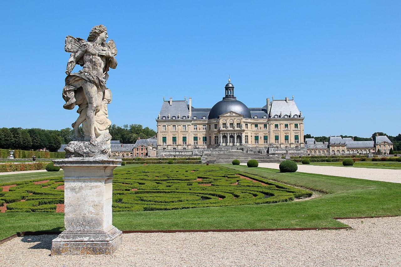Villa Eugenie Melun Exterior photo