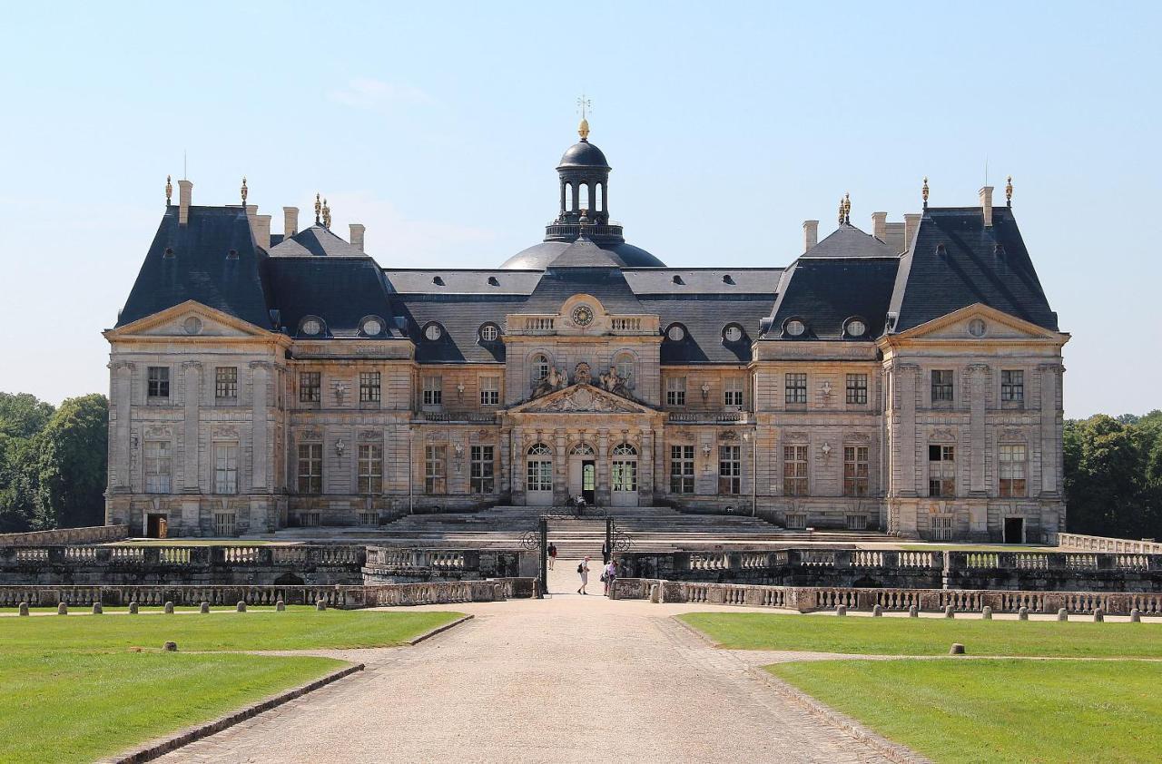 Villa Eugenie Melun Exterior photo