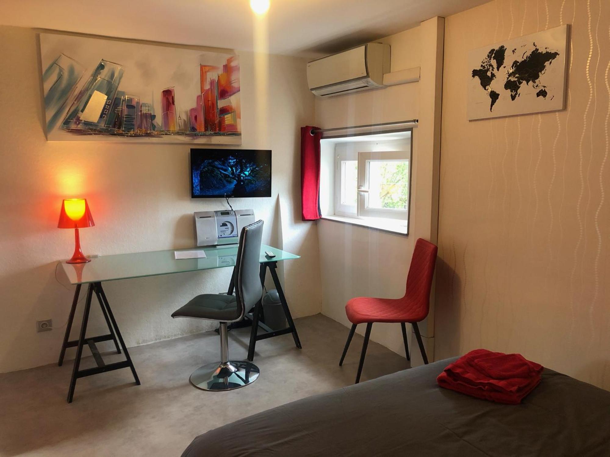 Villa Eugenie Melun Room photo