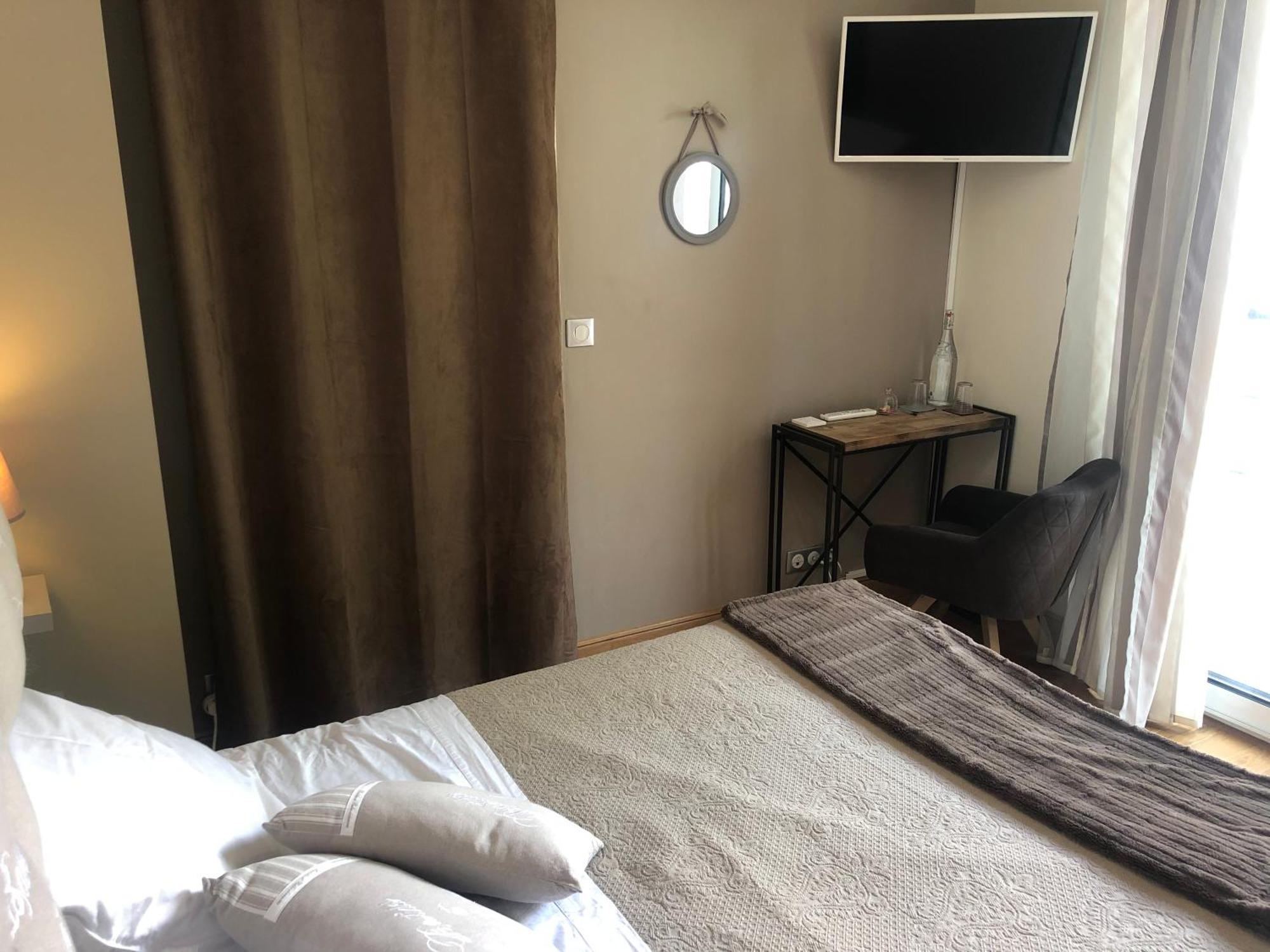 Villa Eugenie Melun Room photo